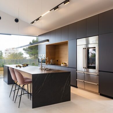 Modern,Dark,Grey,Kitchen,With,Island